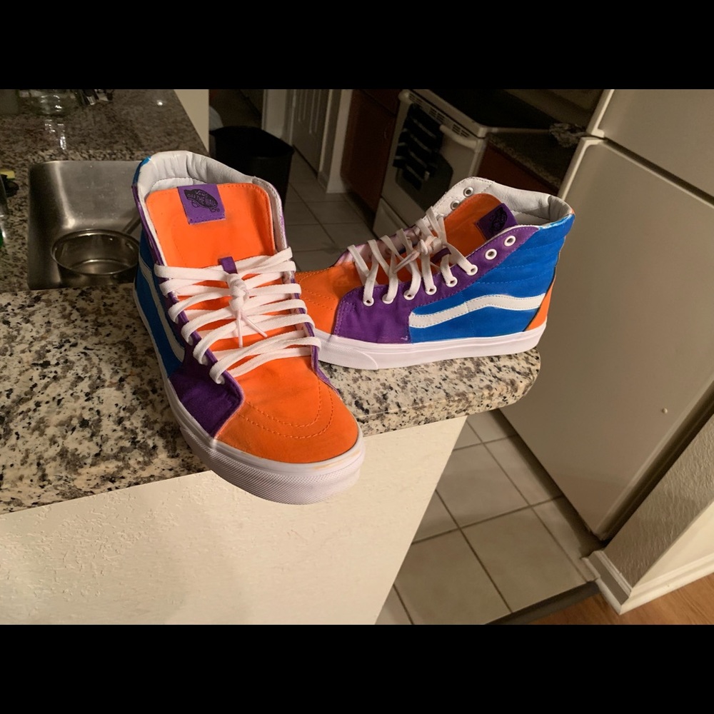 Custom vans - Picture 2 of 2